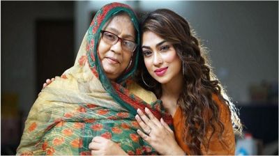 অসুস্থ মায়ের খোঁজ নেন না পপি