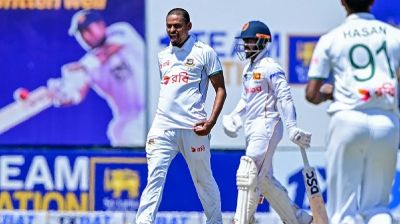 ওপেনিং জুটি ভাঙলেন তাইজুল