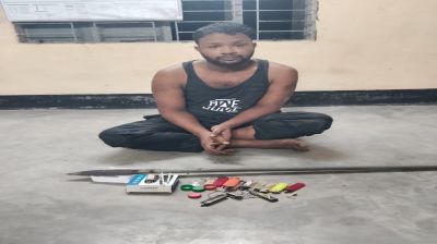 বগুড়ায় চাচির গোসলের ভিডিও গোপনে ধারণ করে ব্ল্যাকমেইল, যুবক আটক