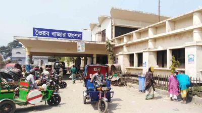 কালনী একপ্রেস ট্রেনে দুর্বৃত্তের হামলা, আটক ৬