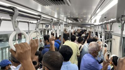 করোনা : মেট্রোরেলে যাত্রীদের মাস্ক পরার অনুরোধ