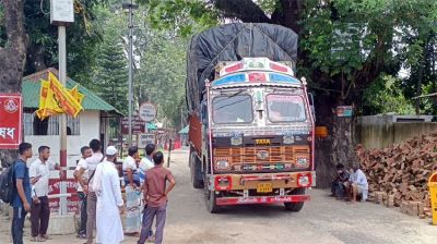 সার্ভার জটিলতা কাটিয়ে হিলি দিয়ে পণ্য আমদানি শুরু