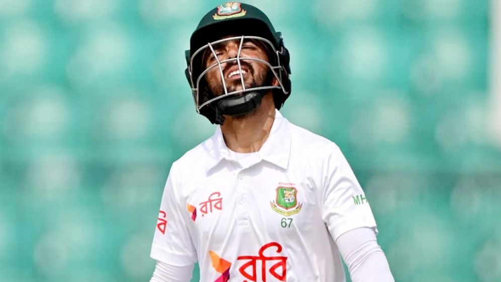 ফিরলেন মুমিনুল : বাংলাদেশ ৪৫/২