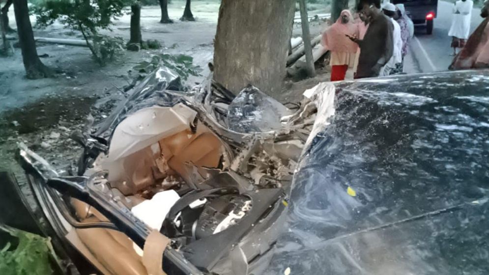 যশোরে গাছের সঙ্গে প্রাইভেটকারের ধাক্কা, ছাত্রলীগ নেতাসহ নিহত দুই