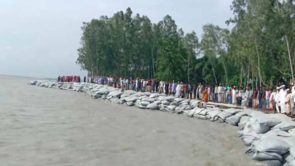 সিরাজগঞ্জে নদীভাঙনরোধে বাঁধ নির্মাণের দাবি