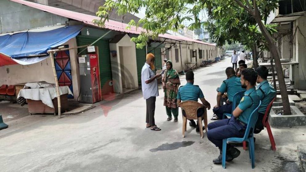 ক্যানটিন পরিচালনা : কর্মচারীদের দ্বন্দ্ব, মারামারির পর থমথমে সচিবালয়