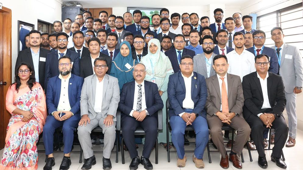 জনতা ব্যাংকের এমডি মজিবর রহমান ফাউন্ডেশন কোর্স ফর অফিসার্স  প্রশিক্ষণ উদ্বোধন করেন