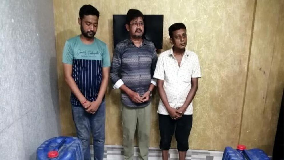 স্কুলছাত্রদের কাছে মাদক বিক্রি : সেনাবাহিনীর হাতে আটক ৩