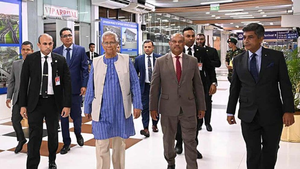 প্রধান উপদেষ্টা যুক্তরাজ্যের উদ্দেশে ঢাকা ছেড়েছেন