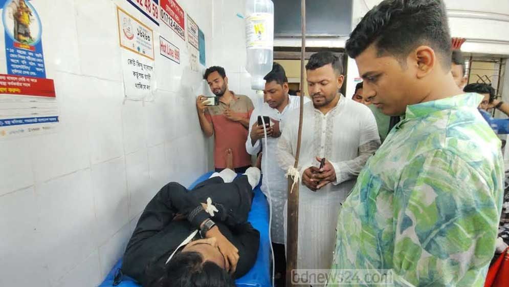 হাসপাতালে বৈষম্যবিরোধী ছাত্র আন্দোলনের ১০ জনকে পিটুনি,আটক ৩