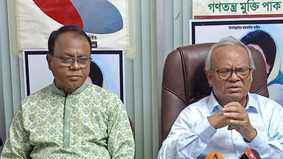 কেউ কেউ ধর্মকে পুঁজি করে রাজনীতি করছে : রিজভী