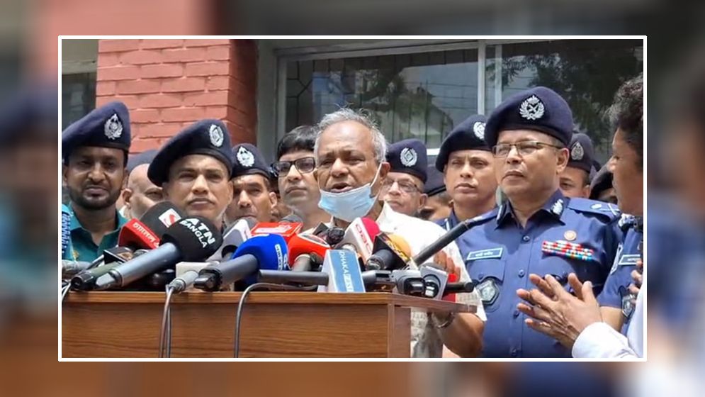 ‘মবে’ জড়িতদের ছাড় নয়: স্বরাষ্ট্র উপদেষ্টা