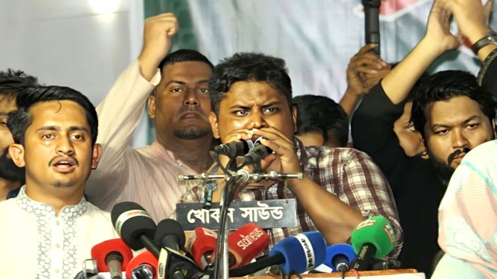 চিপায় পড়ে ডিসি-এসপিরা ভাল ব্যবহার করছেন: হাসনাত