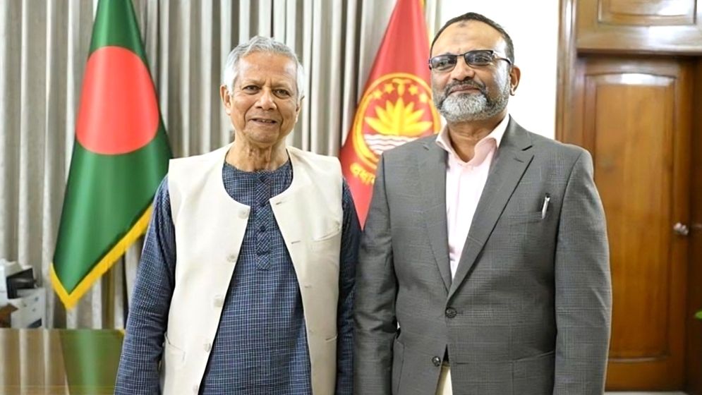 প্রধান উপদেষ্টার সঙ্গে ঢাবি উপাচার্যের সাক্ষাৎ