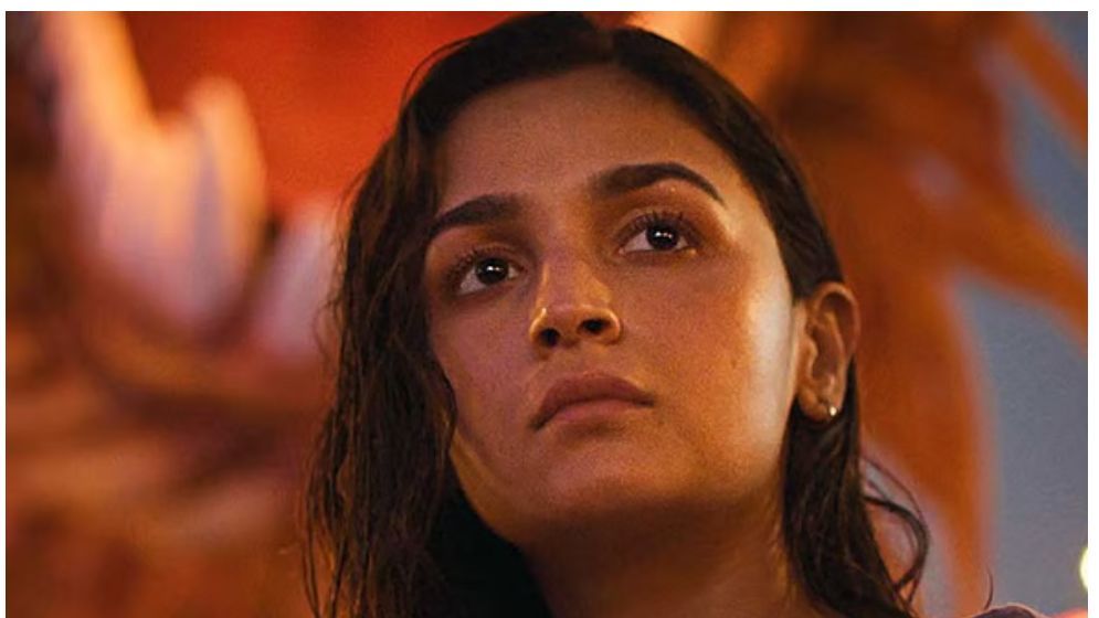 আলিয়ার অ্যাকাউন্ট থেকে লাখ লাখ টাকা গায়েব, গ্রেপ্তার অভিযুক্ত