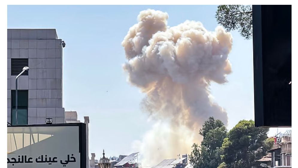 দ্রুজ জনগোষ্ঠীকে রক্ষার অজুহাতে সিরিয়ার সামরিক সদর দপ্তরে ইসরায়েলের হামলা