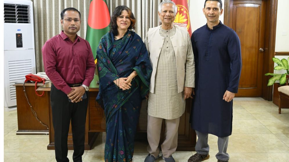 প্রধান উপদেষ্টার সঙ্গে তাজউদ্দীন পরিবারের সৌজন্য সাক্ষাৎ