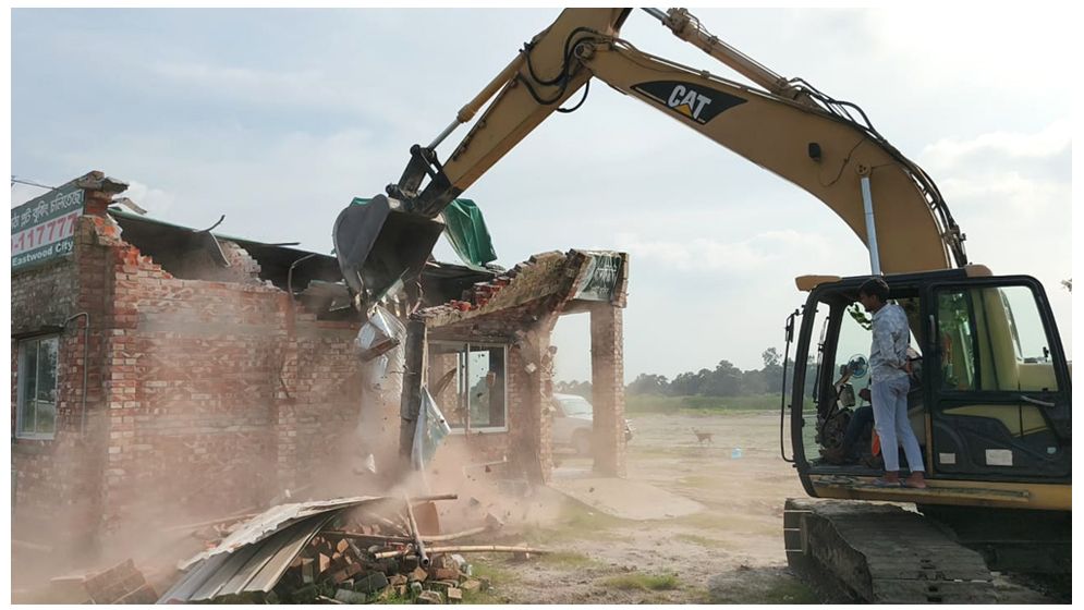 রূপগঞ্জে অনুমোদনহীন আবাসন প্রকল্পে উচ্ছেদ অভিযান