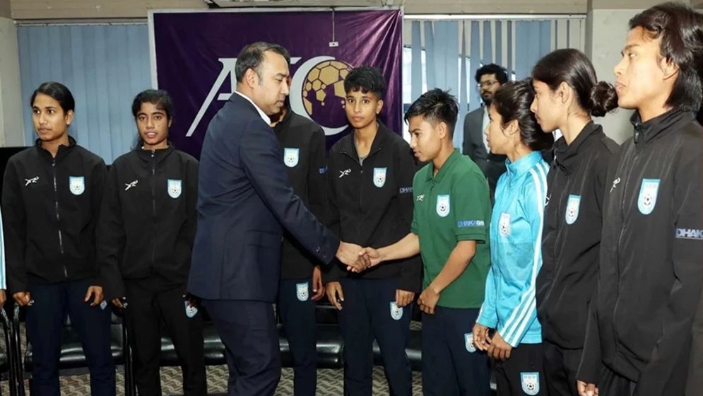 নারী ফুটবল দলের অভিযোগ শুনলেন বাফুফে সভাপতি