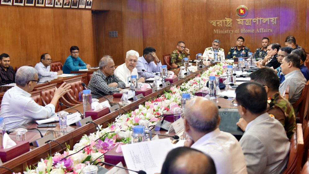 চাঁদাবাজিকে প্রশ্রয় দেয়া হবে না: স্বরাষ্ট্র উপদেষ্টা