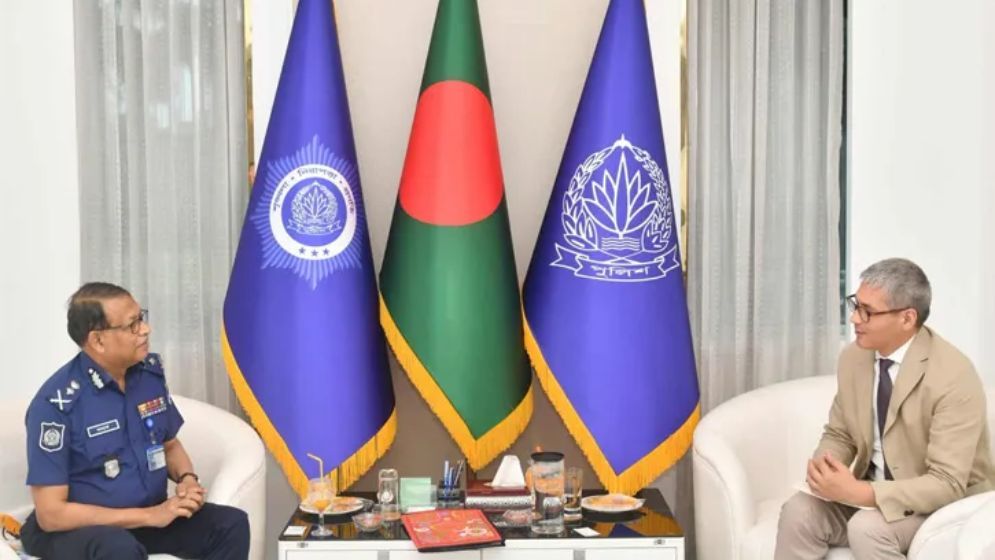 ইউনেস্কো প্রতিনিধির সাক্ষাৎ আইজিপির সঙ্গে