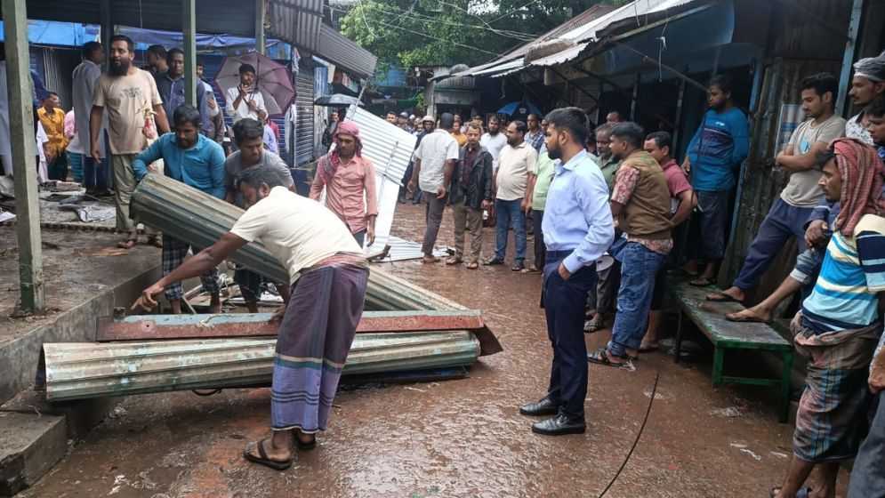 দোহারে জয়পাড়ায় তোহা-বাজারের অবৈধ স্থাপনা উচ্ছেদ