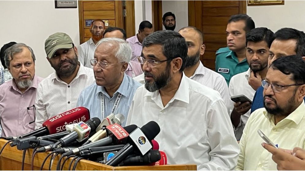 নির্বাচনে ভোট দিতে পারবেন প্রবাসীরা, বাদ হচ্ছে ইভিএম