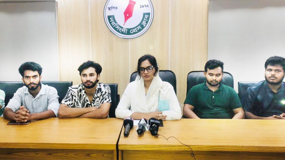 ৫ আগস্টের আগে মিডিয়া ছিল হাসিনার এখন বিএনপির