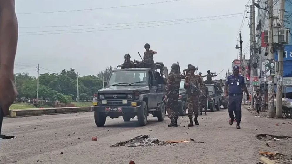 গোপালগঞ্জে কারফিউ জারি