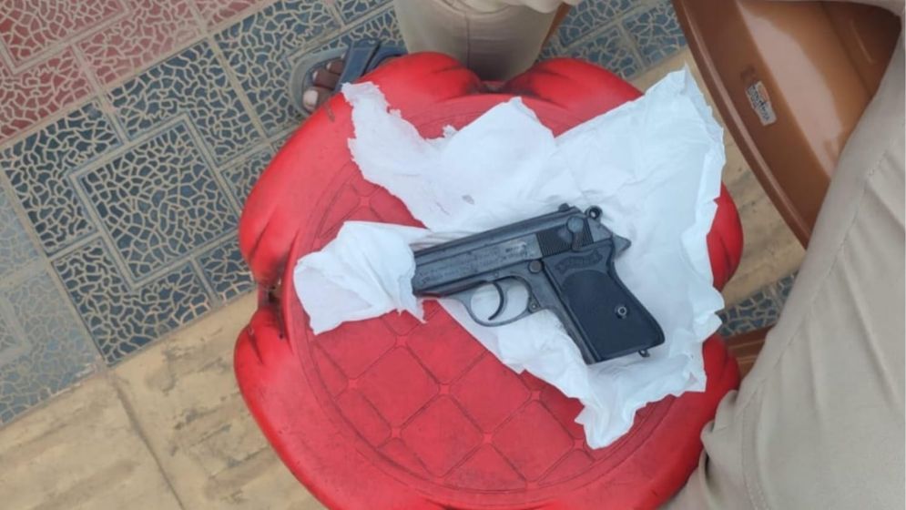 মসজিদে সামনের কাতারে জায়গা না পাওয়ায় হামলা