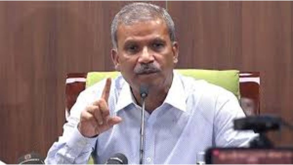 রাষ্ট্র মেরামত ও সুশাসন প্রতিষ্ঠার সুযোগ মিস করা যাবে না : আইন উপদেষ্টা