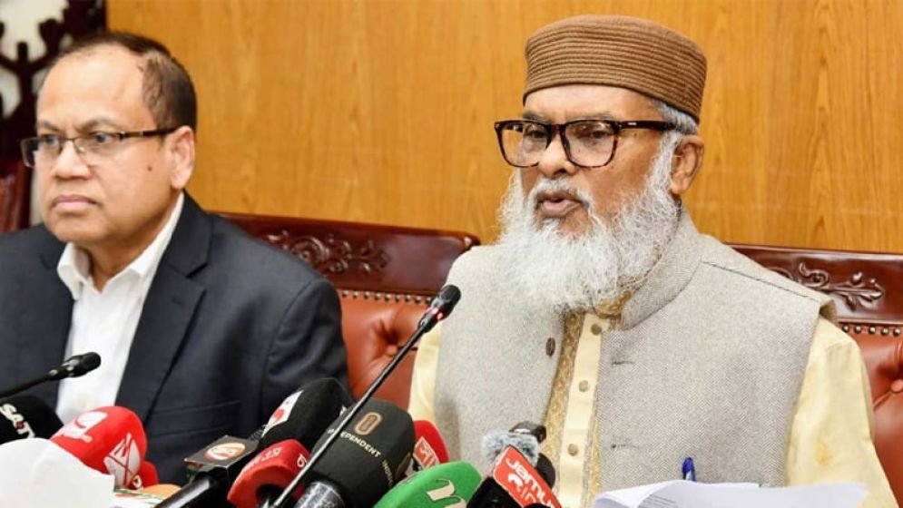 ৪৯৭৮ সরকারি হজযাত্রীকে সোয়া ৮ কোটি টাকা ফেরত দেওয়া হবে : ধর্ম উপদেষ্টা