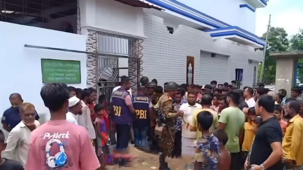 মসজিদের ছাদে শিশুর মরদেহ, পুলিশের ধারণা ধর্ষণের পর হত্যা