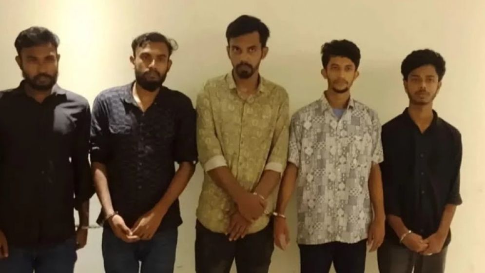 গুলশানে সমন্বয়ক পরিচয়ে চাঁদাবাজি, গ্রেপ্তার ৫