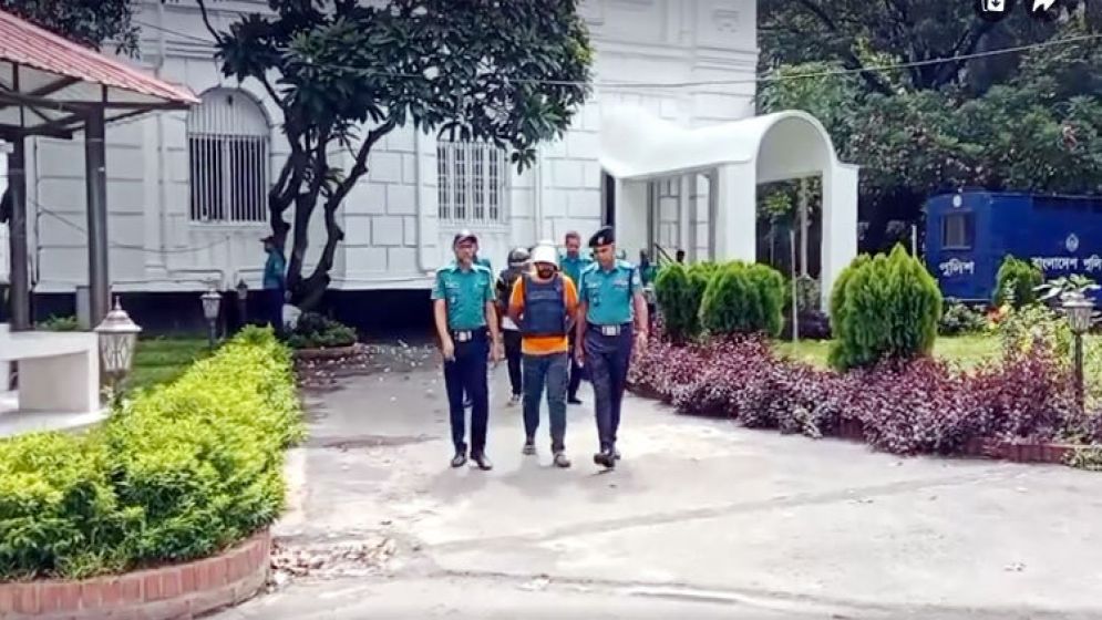 আবু সাঈদ হত্যা : বেরোবির সাবেক প্রক্টরসহ ৬ আসামি ট্রাইব্যুনালে