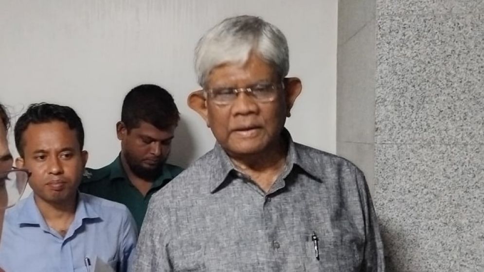 আহতদের দেখতে বার্ন ইনস্টিটিউটে অর্থ উপদেষ্টা