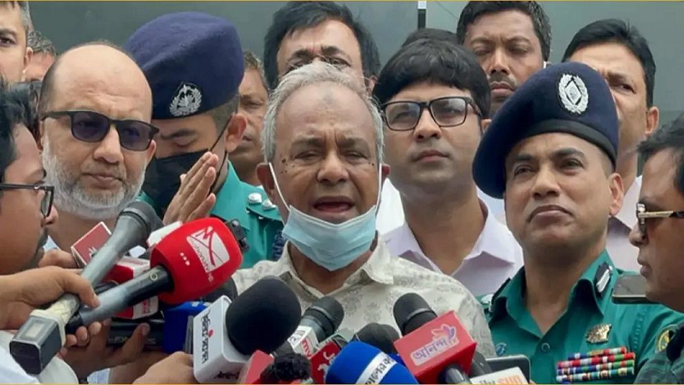 নির্বাচন শুধু আইনশৃঙ্খলা বাহিনীর দায়িত্ব নয়, প্রস্তুত থাকতে হবে অংশগ্রহণকারী দলগুলোকেও: স্বরাষ্ট্র উপদেষ্টা