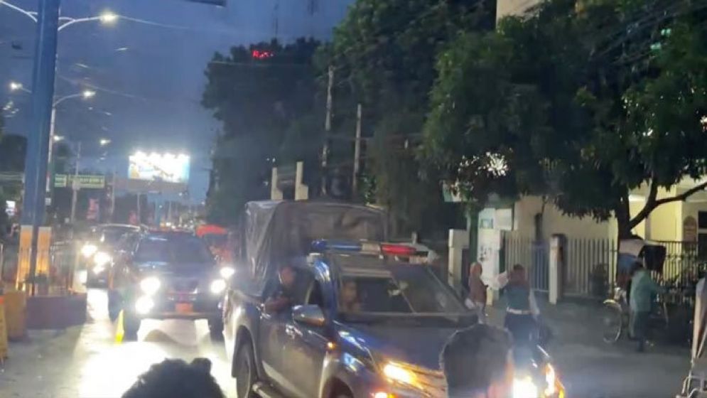 খুলনায় পৌঁছেছেন নাহিদ-হাসনাতরা