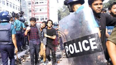 সচিবালয়ে ধাওয়া-পাল্টাধাওয়ায় আহত ৮৫ জন ঢামেকে