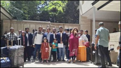 ২৮ বাংলাদেশি ইরান থেকে ঢাকা ফিরলেন