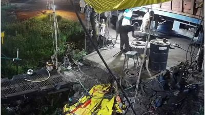 ভিডিও ভাইরাল- বিকট বিস্ফোরণ: কয়েক হাত দূরে গিয়ে পড়েন তরুণ, সঙ্গে সঙ্গে মৃত্যু