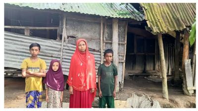 নদী কেড়ে নিয়েছে স্বামীকে, দারিদ্র্য কেড়ে নিচ্ছে স্বপ্ন