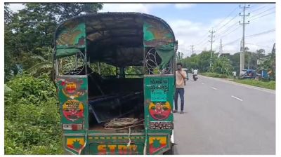 হাটহাজারীতে টেম্পো উল্টে চালক নিহত