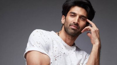 প্রেমে ব্যর্থ হলে দাবা খেলেন আদিত্য!