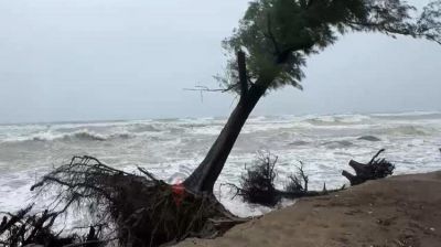 নিম্নচাপ : জলোচ্ছ্বাসে প্লাবিত হতে পারে ১৫ জেলা