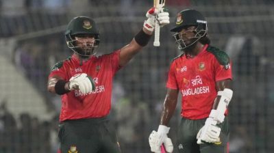 ইমনের ফিফটি, সাত উইকেটে হার পাকিস্তানের