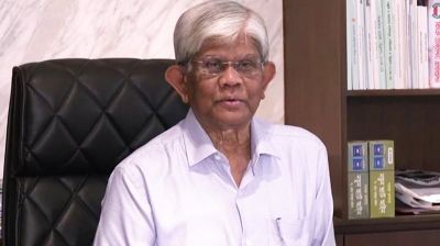 মাথায় হাত বুলিয়ে কাজ করাতে হচ্ছে : অর্থ উপদেষ্টা