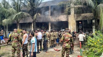 উত্তরায় বিমান বিধ্বস্তে উদ্ধার অভিযানে ফায়ার সার্ভিসের ৯ ইউনিট