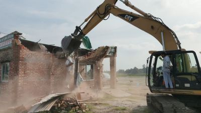 রূপগঞ্জে আবাসন প্রকল্পে উচ্ছেদ অভিযান, পাকা ভবন ভাঙচুর