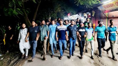 পাথর মেরে ব্যবসায়ী হত্যার প্রতিবাদে উত্তাল জাবি